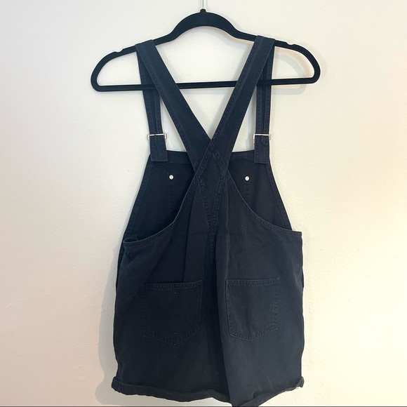 Brandy Melville Overalls Shorts - Picture 5 of 10